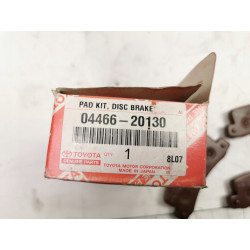 Klocki hamulcowe tył Toyota Corolla Avensis OE 04466-20130