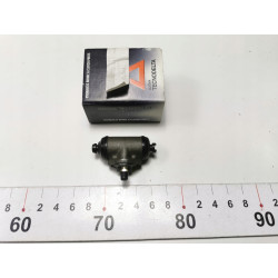 Cylinderek hamulcowy przód tył NUOVA Fiat 126-Personal 3107