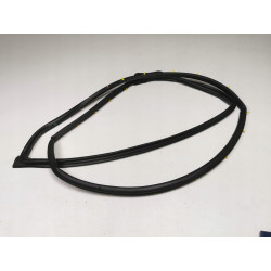 USZCZELKA DRZWI PRZÓD PRAWA HYUNDAI I20 II 14- OE 82140C8000