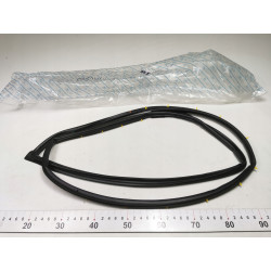 USZCZELKA DRZWI PRZÓD PRAWA HYUNDAI I20 II 14- OE 82140C8000