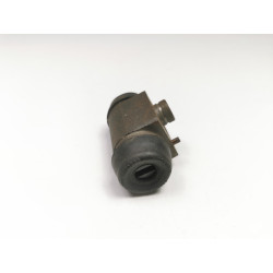 Cylinderek hamulcowy prawy Ford 3222-530C