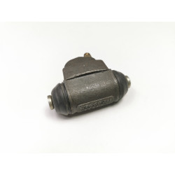Cylinderek hamulcowy tył Ford Focus I (DAW, DBW) 1.6 16V OE 67660211