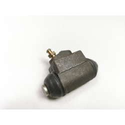 Cylinderek hamulcowy tył Ford Focus I (DAW, DBW) 1.6 16V OE 67660211