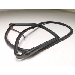 Uszczelka drzwi lewy tył FORD Fiesta 2008-2012 (CB1) OE 1580721