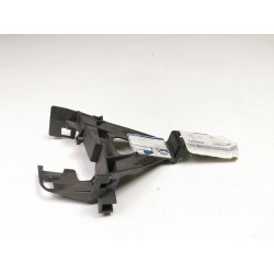 Wspornik klamki lewej drzwi tylnych FORD Fiesta 01-08 /Fusion 01-12 1255944