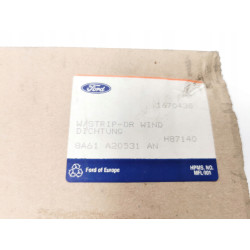 Uszczelka drzwi lewy przód Ford Fiesta Mk7 5DRZWI OE 1670438