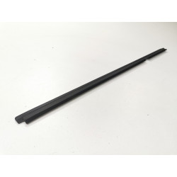 LISTWA ZGARNIAJĄCA DRZWI LEWY TYŁ FORD FIESTA 89-96 OE 1656194