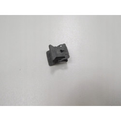 Klips mocujący tylne panele wewnętrzne klapy Ford Mondeo 1992-2000 6720344