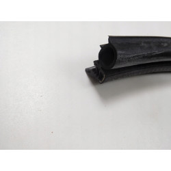 Uszczelka konturowa tylnych drzwi prawa Ford Fiesta 1989-1997 OE 6681702