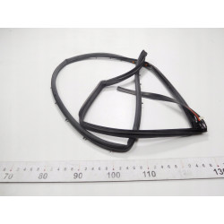 Uszczelka drzwi tylnych tył Ford Fiesta MK7 OE 1702141