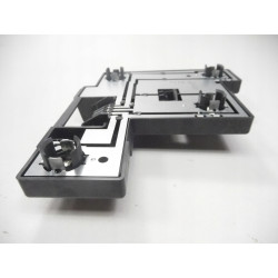 Uchwyt lampy tylnej lewy Ford Fiesta 1995-2002 OE 1054337