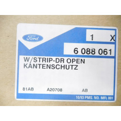 Uszczelka konturowa prawych przednich drzwi Ford Escort 80-90 OE 6088061