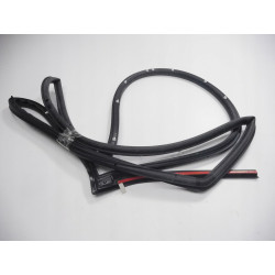 Uszczelka drzwi prawy przód Ford Fiesta VI OE 1740711