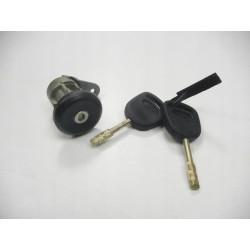 Wkładka zamka drzwi prawy przód Ford Fiesta MK3 Escort MK4 OE 6945706