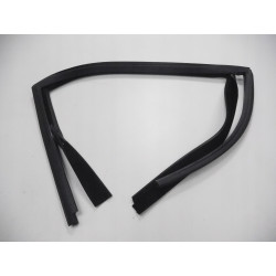Uszczelka szyby drzwi Ford Fiesta 2001-2008 OE 1316947