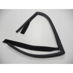 Uszczelka szyby drzwi Ford Fiesta 2001-2008 OE 1316947