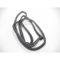 Uszczelka drzwi prawy przód Ford Fiesta 2008-2017 OE 1670434