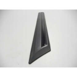 Listwa prawego tylnego błotnika Ford Fiesta 3 drzwi 1989-1996 OE 6574635