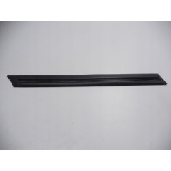 Listwa prawego tylnego błotnika Ford Fiesta 3 drzwi 1989-1996 OE 6574635