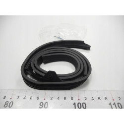 Zabezpieczenie krawędzi listwą uszczelniającą - Drzwi Ford Focus OE 1254532