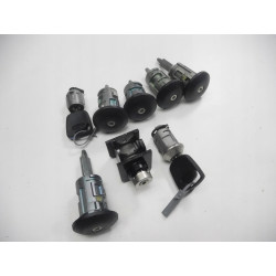 WKŁADKI ZAMKÓW ZAMKI FORD TRANSIT CONNECT MK1 OE 4425134