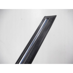 LISTWA DRZWI PRAWY TYŁ FORD FIESTA 89-96 OE 6761042