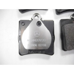 KLOCKI HAMULCOWE TYŁ MERCEDES W202 W210 W124 OE A0044201720