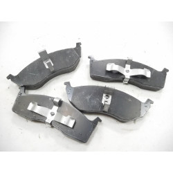 Klocki hamulcowe przód MOPAR Chrysler Dodge 4882106