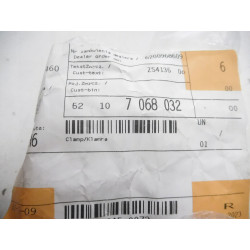 Wspornik, zacisk fotela przód BMW 5 7 OE 52107068032