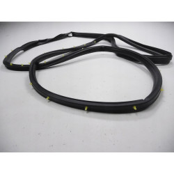 Uszczelka drzwi prawy przód Mazda 323 OE BC1B-58-760B