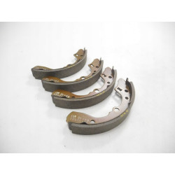 Zestaw szczęk hamulcowych Mazda 323 III OE BL53 26 38Z9A
