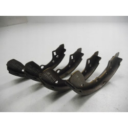 Zestaw szczęk hamulcowych Mazda 323 III OE BL53 26 38Z9A