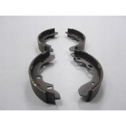 SZCZEKI HAMULCOWE MAZDA 323 MX3 94- OE BCYD 26 38ZA