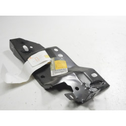 Uchwyt, wspornik błotnika przód Renault Scenic I OE 7750426675