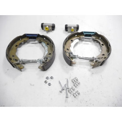 Zestaw szczęk hamulcowych tył LPR Renault Clio II OEK548L