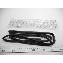 Uszczelka drzwi prawy tył Hyundai IX35 OE 831402Y000