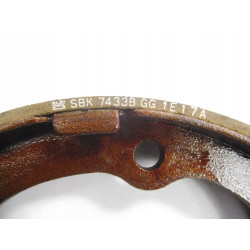 Zestaw szczęk hamulcowych, hamulec postojowy Hyundai Tucson OE 58305 D7A00