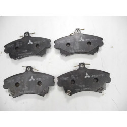 Klocki hamulcowe przód Mitsubishi Colt OE MR955351