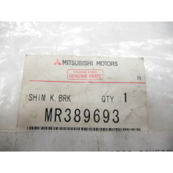 KOMPLET PODKŁADEK KLOCKÓW HAMULCOWYCH TYLNYCH MITSUBISHI PAJERO OE MR389693