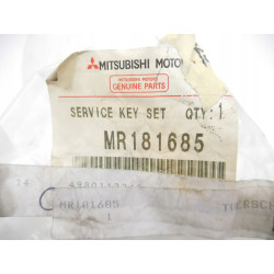 Cylinder, wkładka zamka drzwi lewy tył Mitsubishi L300 OE MR181685