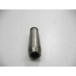PROWADNICA,ZAWÓR WLOTOWY MITSUBISHI COLT MIRAGE OE MD079661