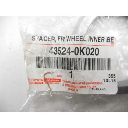 DYSTANS, ŁOŻYSKO WEWNĘTRZNE PRZEDNIEGO KOŁA TOYOTA HILUX OE 43524-0K020