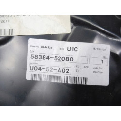 Klin, dolna część pleców, górna prawa strona Toyota Taris OE 58384-52080