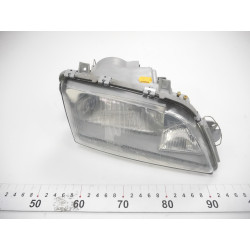 Lampa prawy przód Opel Omega A OE 90273661