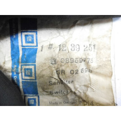 WŁĄCZNIK ŚWIATEŁ COFANIA OPEL ASCONA B C OE 8969775