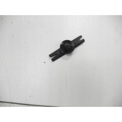 Uchwyty, mocowanie przewodów drzwi przednich Opel Vectra B OE 90414677