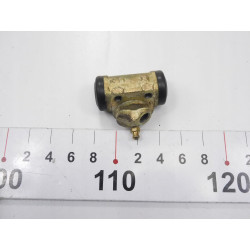 Cylinderek hamulcowy tył Renault Super 5 OE 7701035476