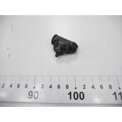 Cylinderek hamulcowy Renault 4 5 6 OE 7701024260