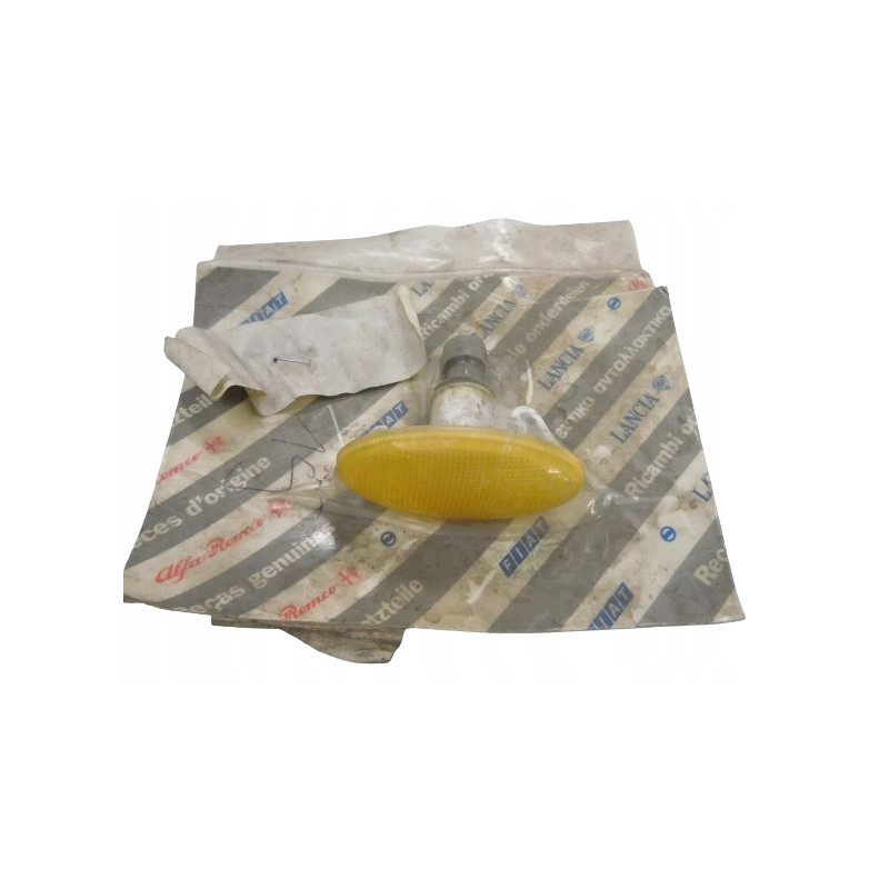 LAMPKA / KIERUNKOWSKAZ BOCZNY FIAT PALIO SIENA OE 46528381