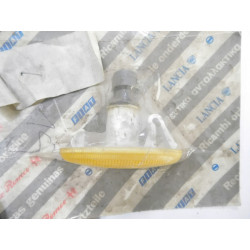 LAMPKA / KIERUNKOWSKAZ BOCZNY FIAT PALIO SIENA OE 46528381